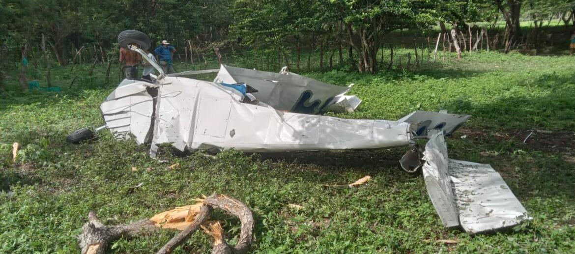 Avioneta que se precipitó a tierra. 
