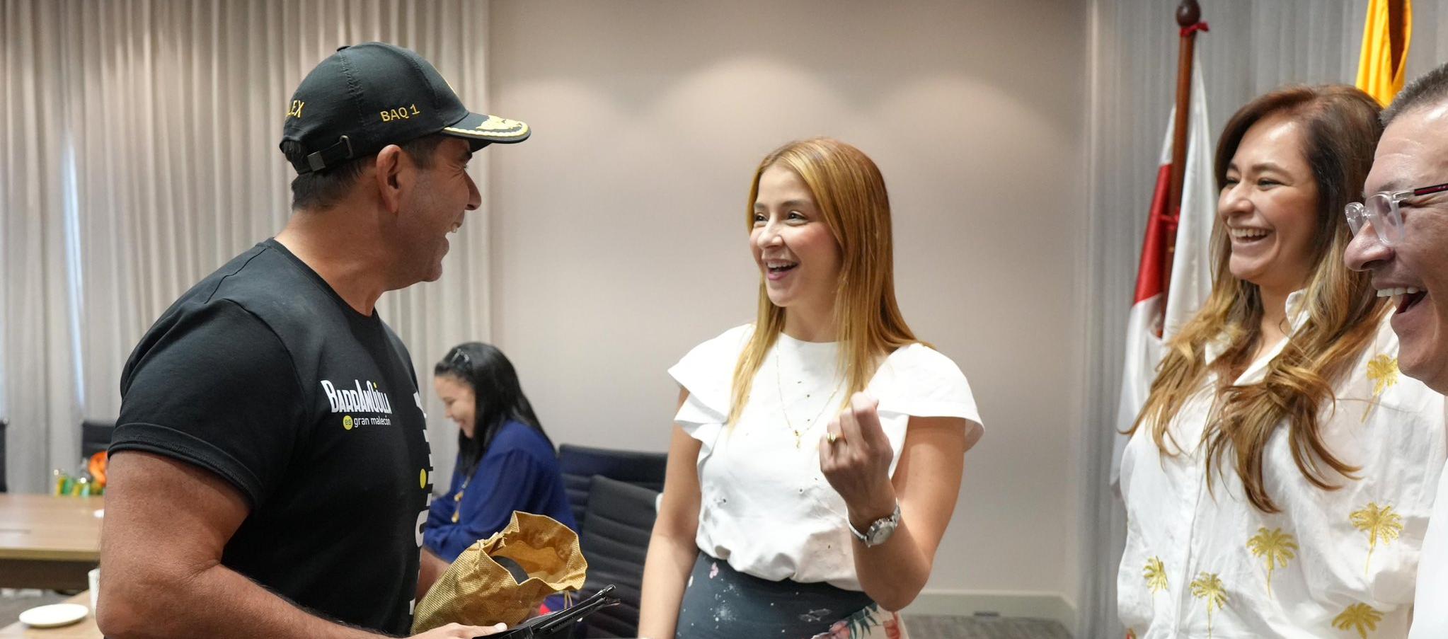 El alcalde Alejandro Char se reunió con la gerente del IDEA, Catalina Gómez.