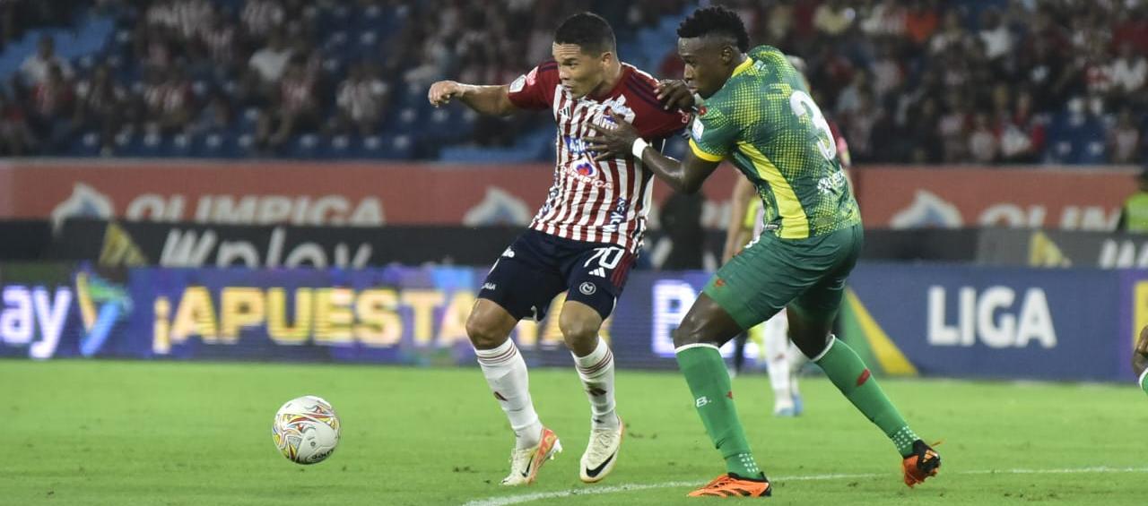 Carlos Bacca es el goleador de la Liga con 12 goles.