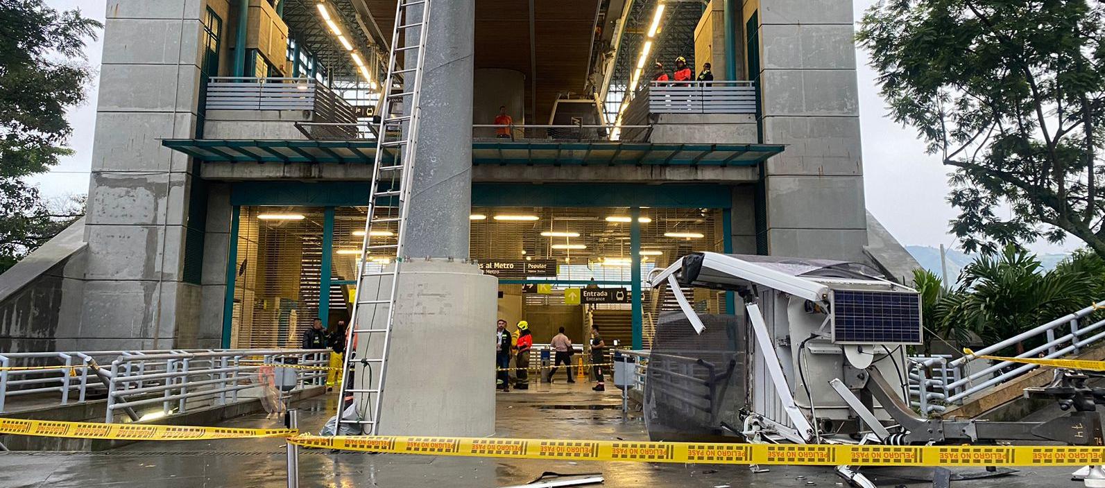 Así quedó la cabina tras la caída.