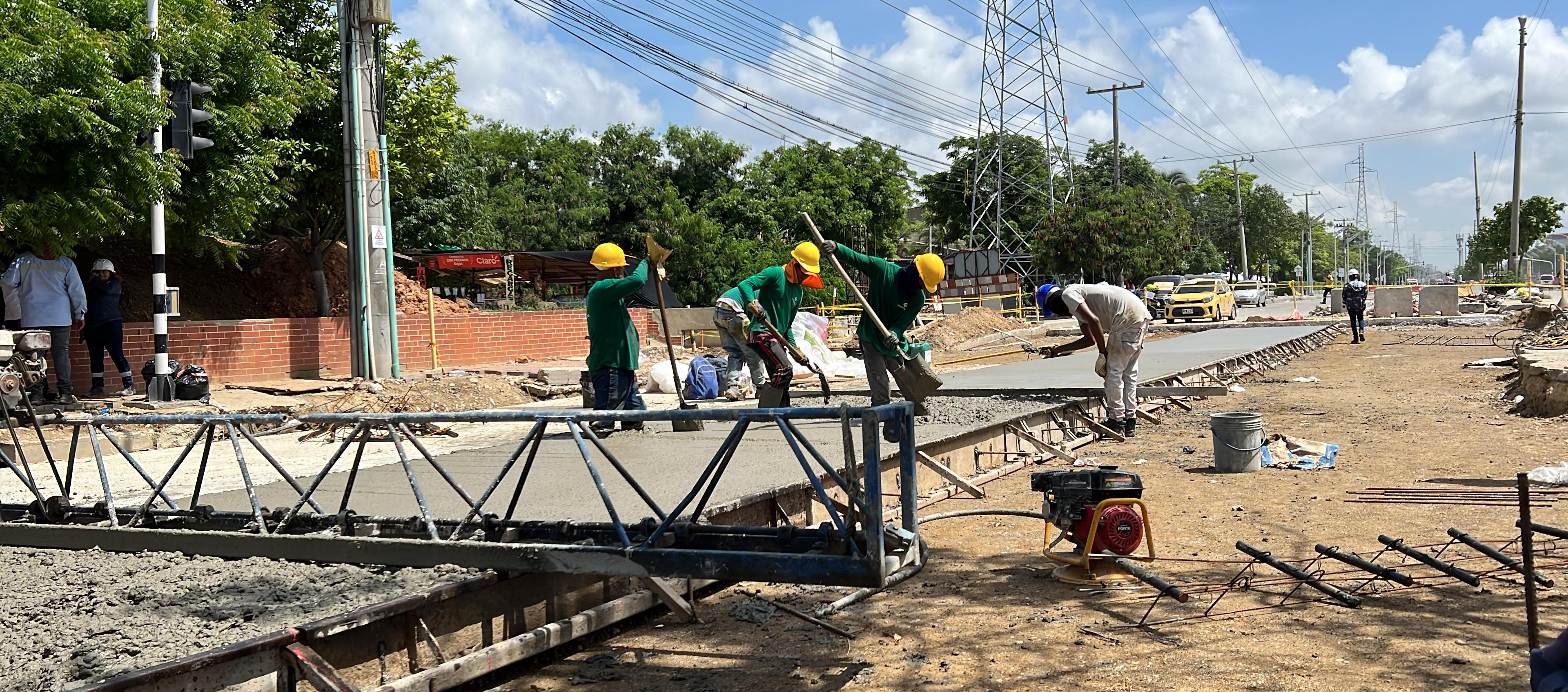Obras en la calle 30, en el sector de 'Tauro'. 