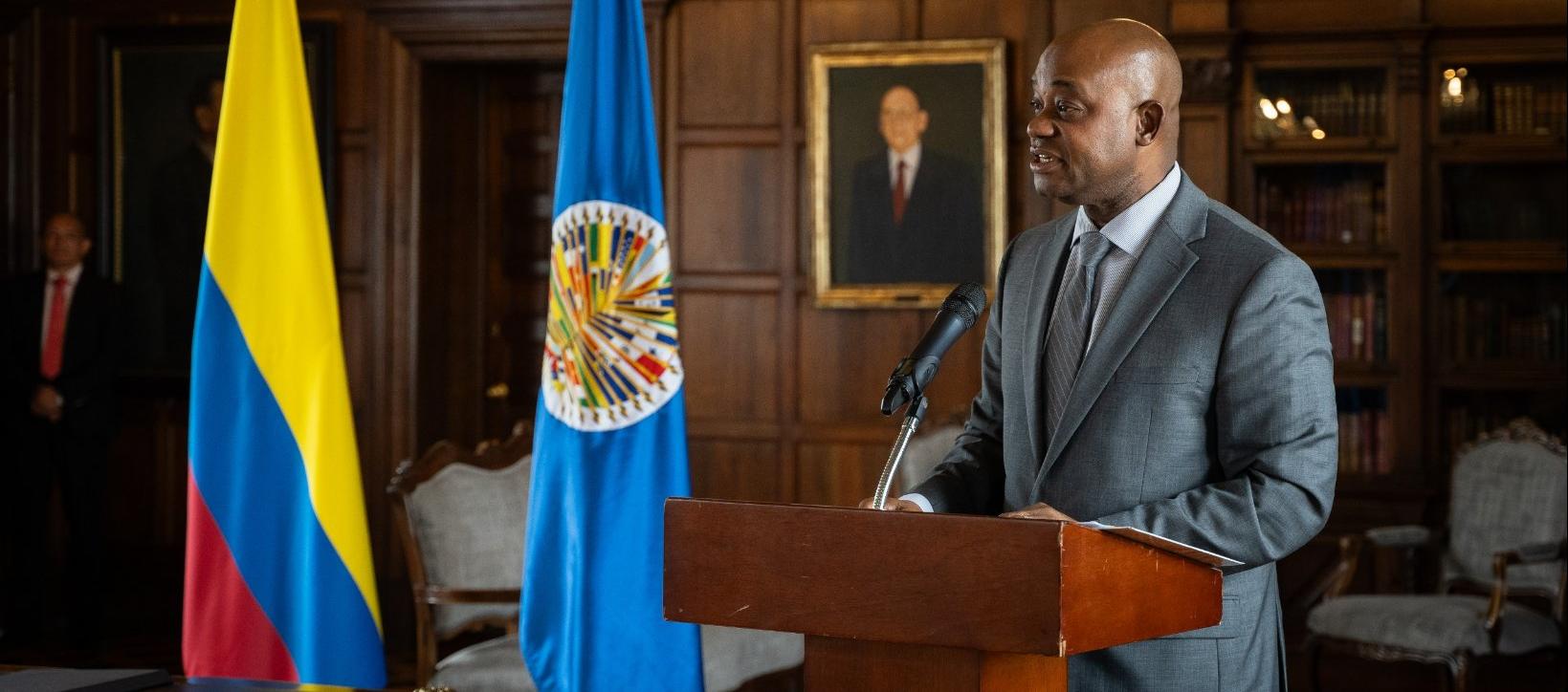 El Canciller Luis Gilberto Murillo.