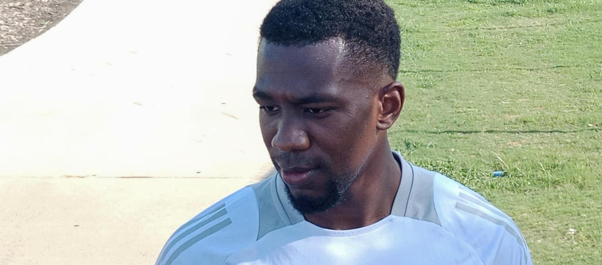 Carlos Cuesta, defensa de la selección Colombia, quien atendió a la prensa este sábado. 