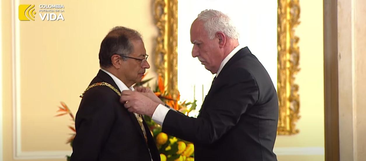 Condecoración al presidente Gustavo Petro por parte del Estado Palestino