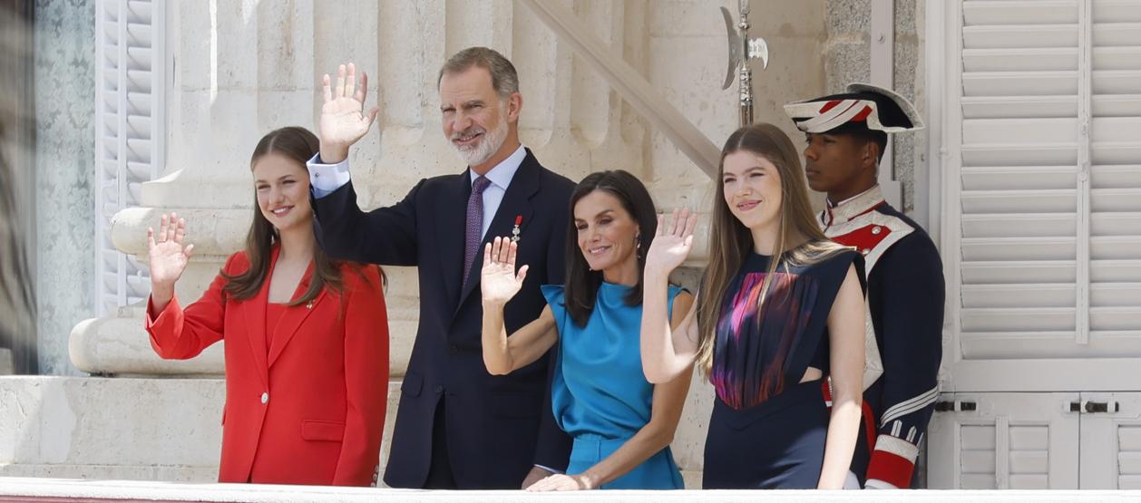 Felipe VI en compañía de su esposa y sus dos hijas.