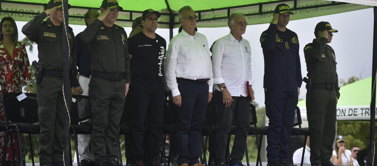 El Ministro Iván Velásquez, el Director de la Policía, William Salamanca, el Alcalde Alejandro Char y el Gobernador Eduardo Verano. 