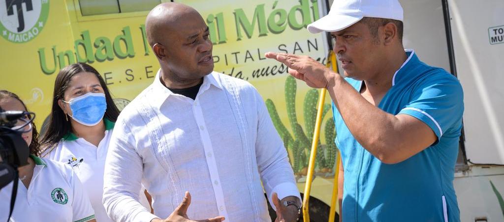 El canciller Luis Gilberto Murillo en el Centro de Recuperación Nutricional Comunitario de Maicao