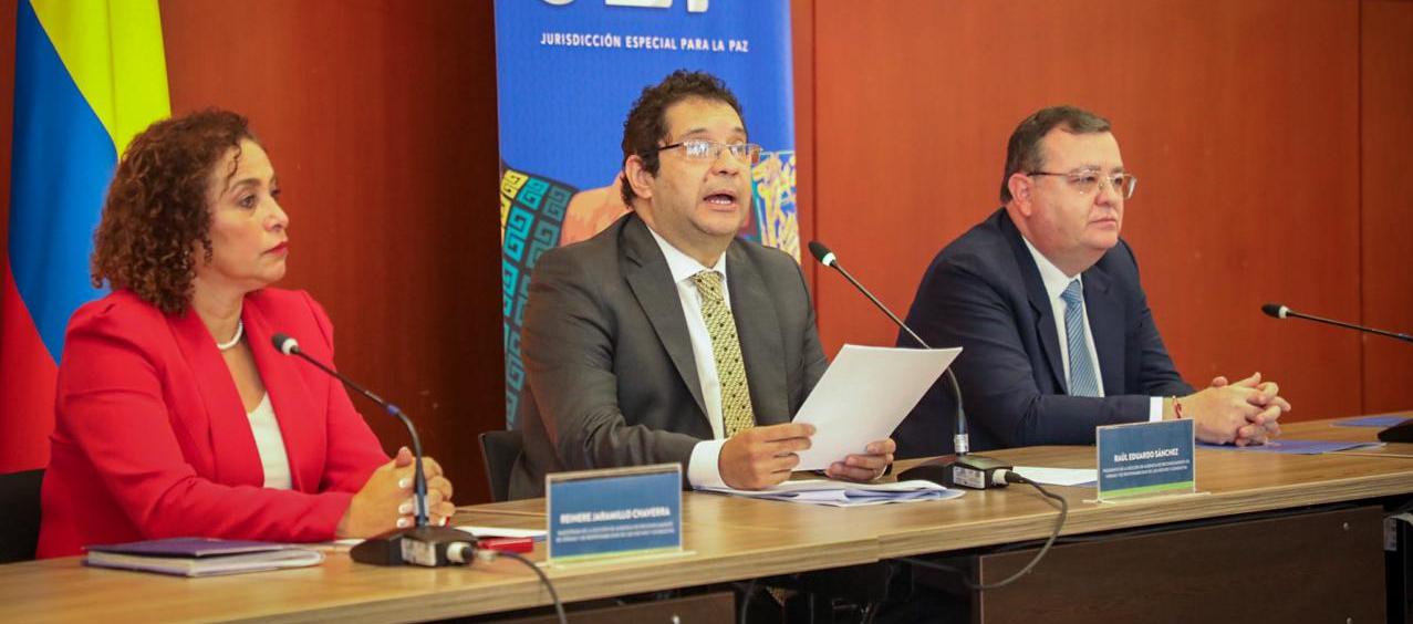 Magistrados de la JEP durante la rueda de prensa.