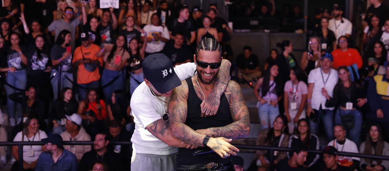 Los cantantes colombianos Maluma y Blessd.
