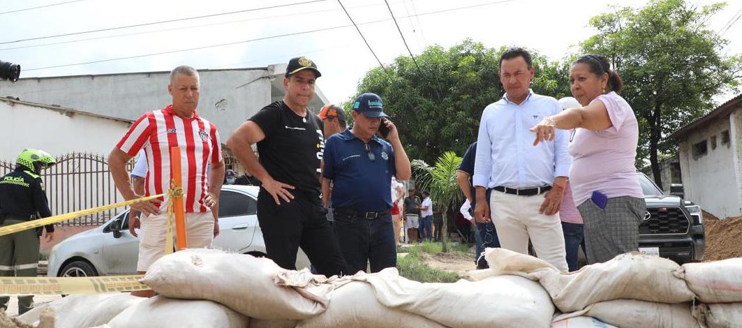 El alcalde Alejandro Char durante su visita a las obras.