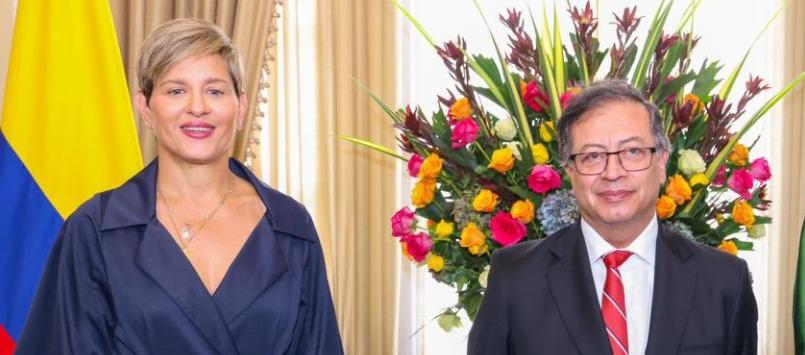 Verónica Alcocer y Gustavo Petro.