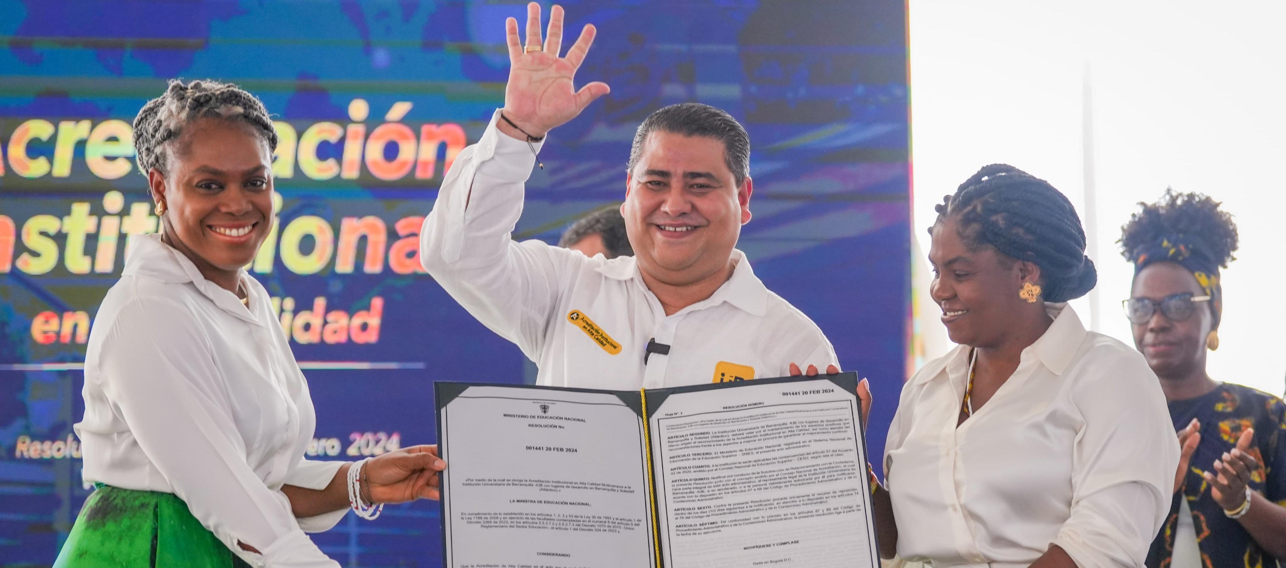 Vicepresidenta y MinEducación entregan acreditación de Alta Calidad a la Institución Universitaria Barranquilla