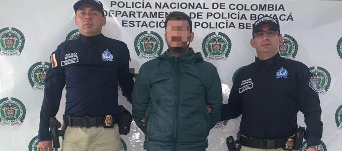 Yonayke Martínez Carrión, alias 'Ojitos', tras su captura en Belén, Boyacá