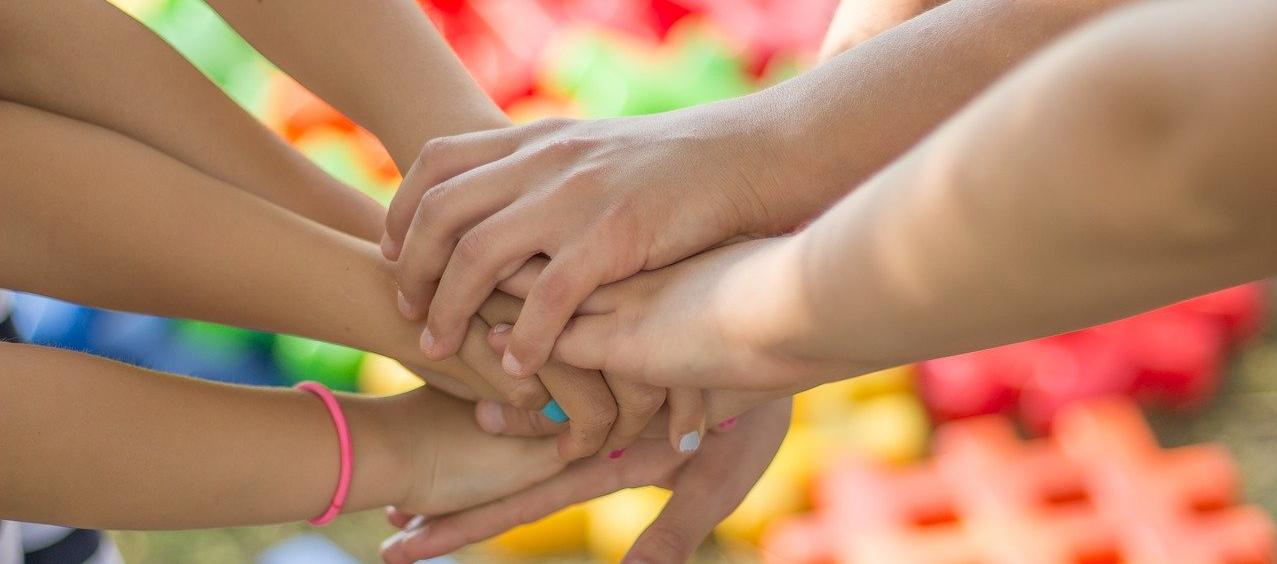 Los padres tienen la responsabilidad de la formación emocional y ética de sus hijo