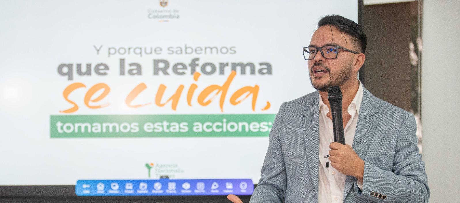 Felipe Harman, director de la Agencia Nacional de Tierras.