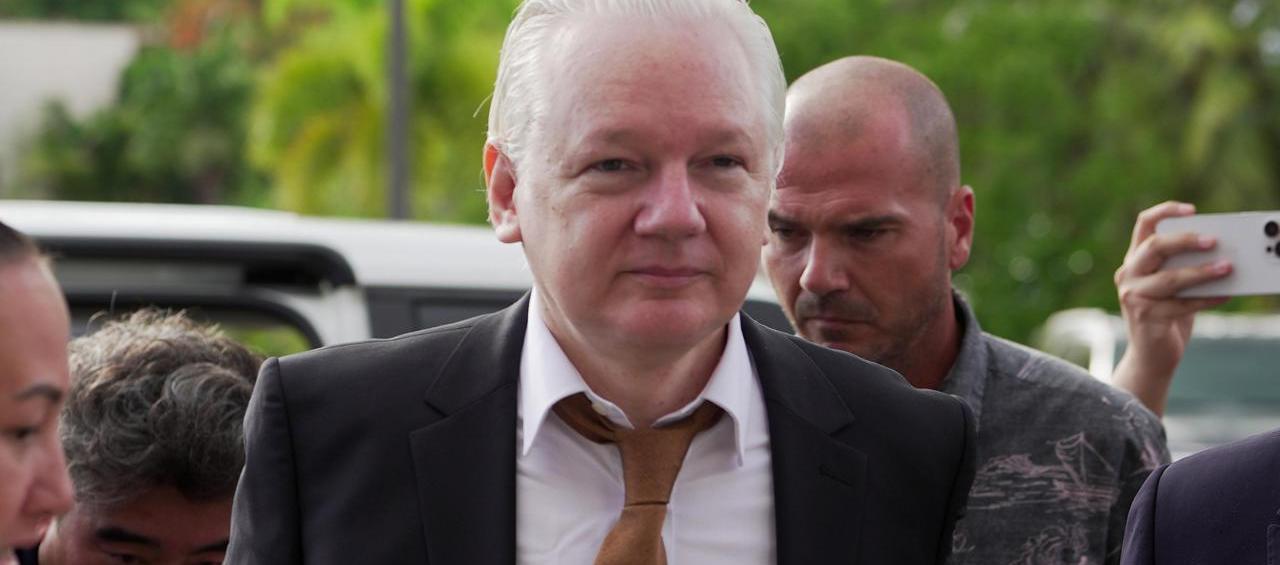 El fundador de WikiLeaks, Julián Assange, a su llegada a la Corte de las Islas Marianas del Norte