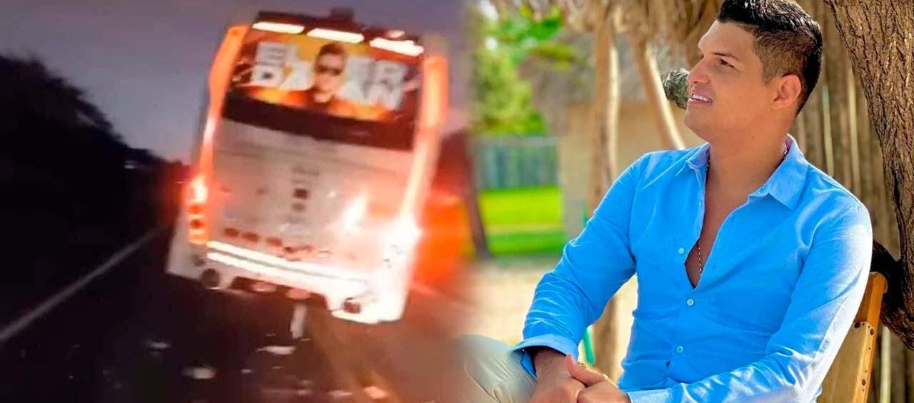 El bus de la agrupación de Elder Dayan minutos después del accidente. El artista dijo que el conductor sufrió heridas leves