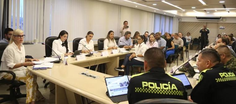 La Gobernadora del Valle, Dilian Francisca Toro, en un consejo de seguridad