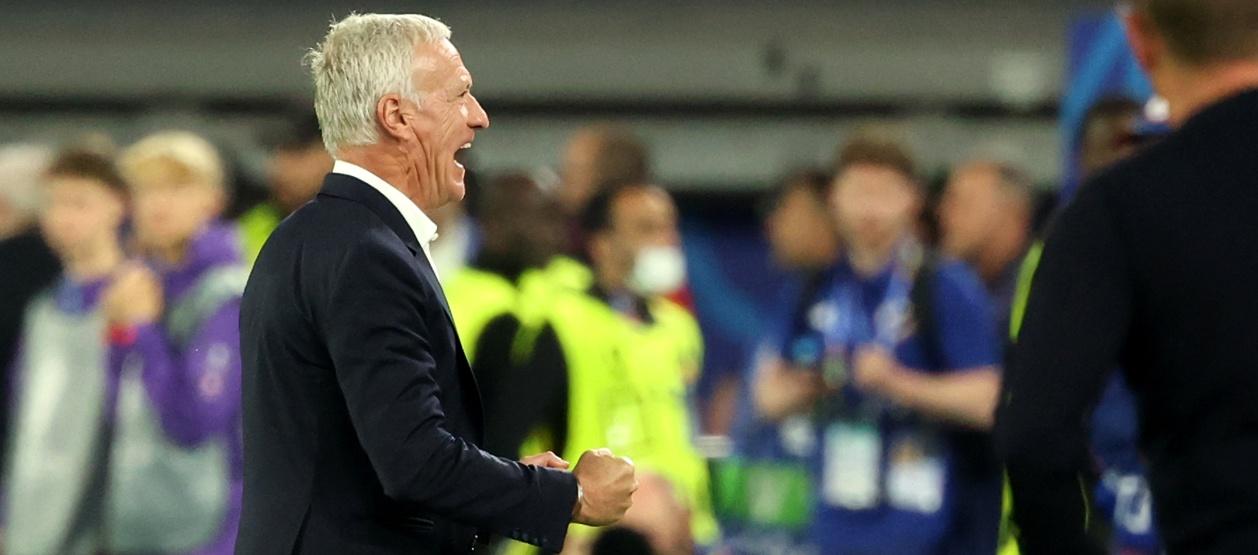 Didier Deschamps, técnico de Francia, celebra el triunfo sobre Austria. 