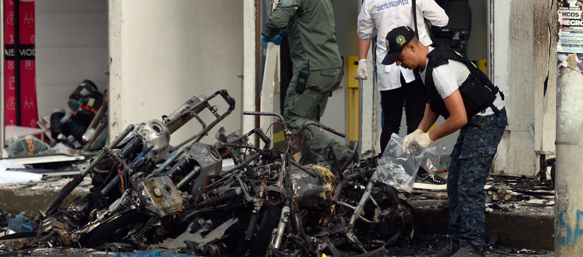 Atentado con moto-bomba dejó seis heridos.