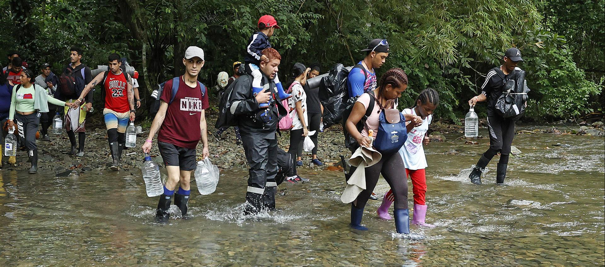 Paso de migrantes por el Darién