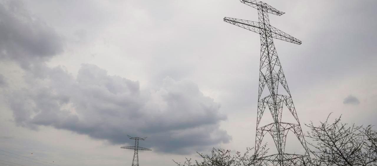 Las altas tarifas de energía en el país ha sido tema de constante debate.