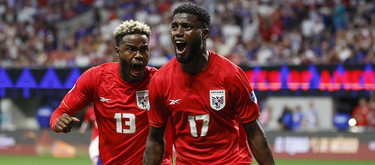 José Fajardo (17) celebra tras marcar el segundo gol de Panamá ante Estados Unidos. 