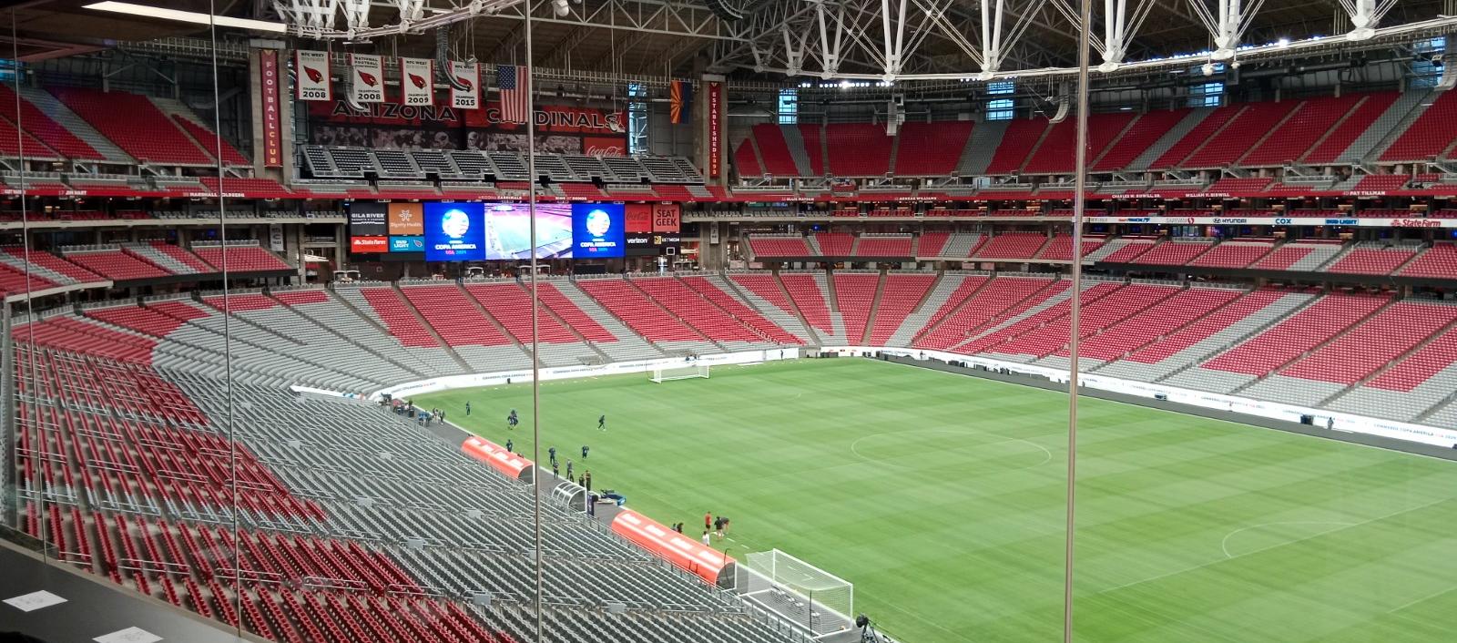 Panorámica del State Farm Stadium, de Glendale, donde hoy jugarán Colombia y Costa Rica. 