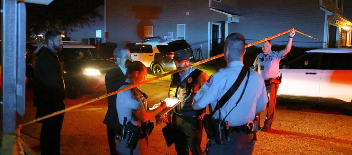 Policías atienden la emergencia por un tiroteo en festival Old Settlers Park en Texas