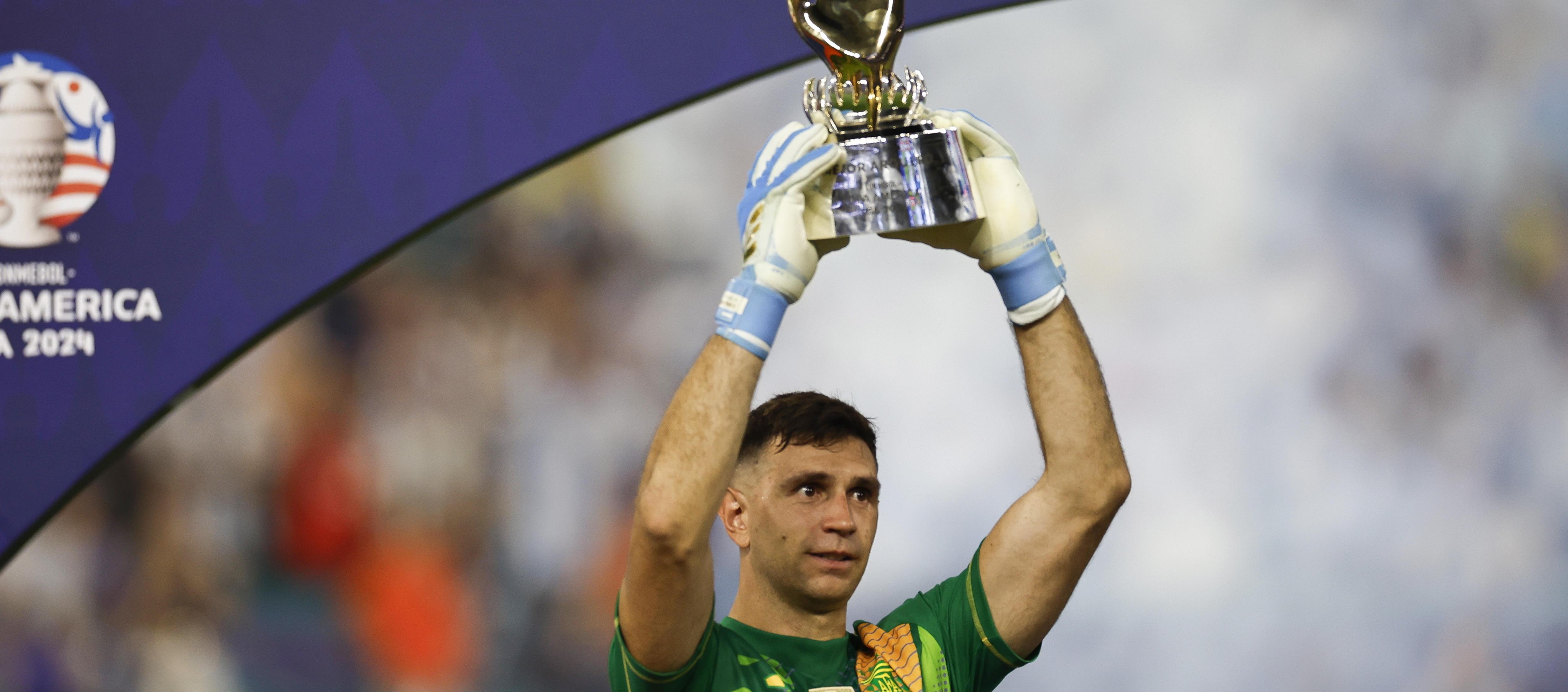 'Dibu' Martínez fue proclamado como el mejor portero de la Copa América. 