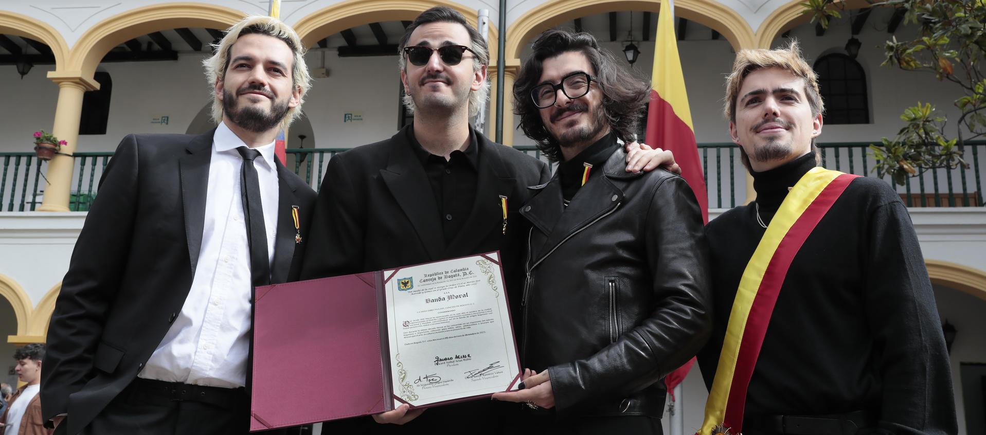 Integrantes de la banda, Juan Pablo Villamil, Juan Pablo Isaza, Simón Vargas, y Martín Vargas. 