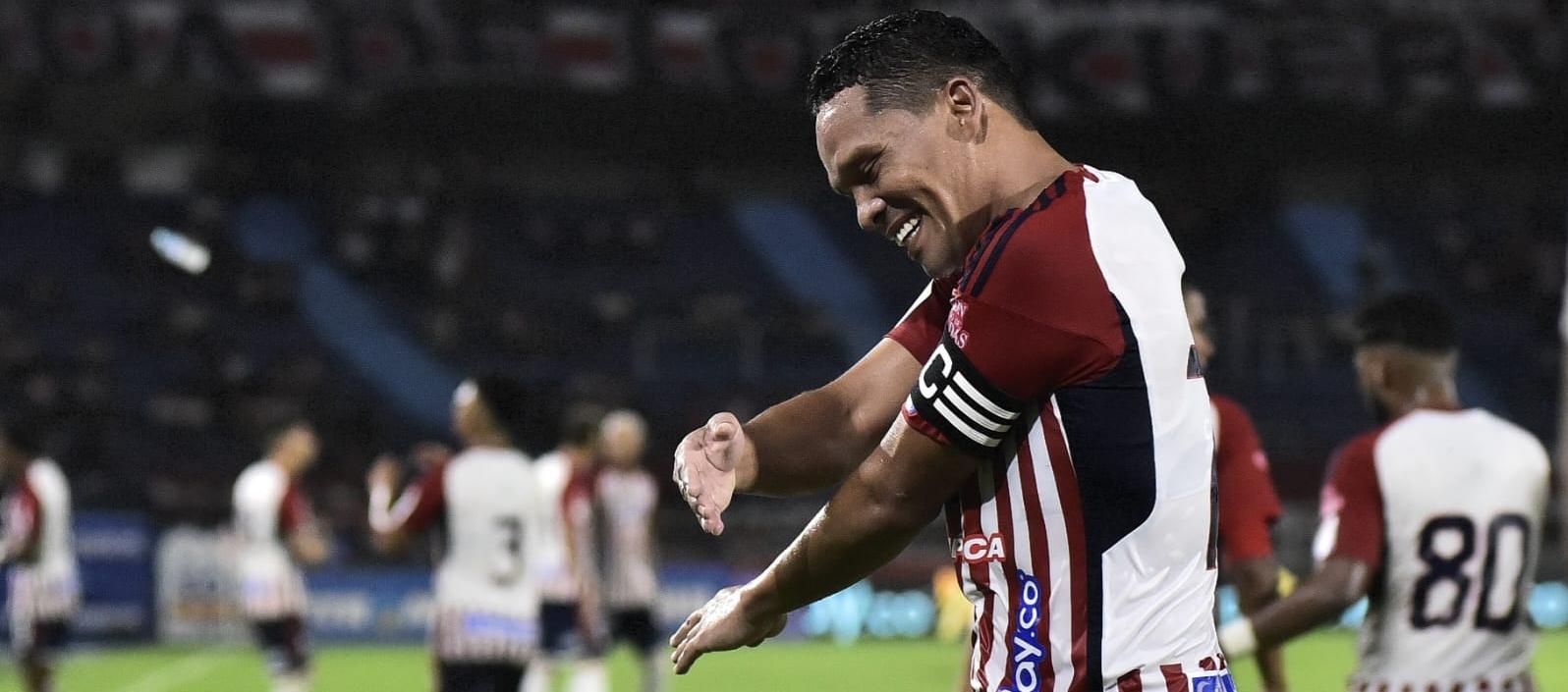 Carlos Bacca celebrando su gol frente a Chicó.