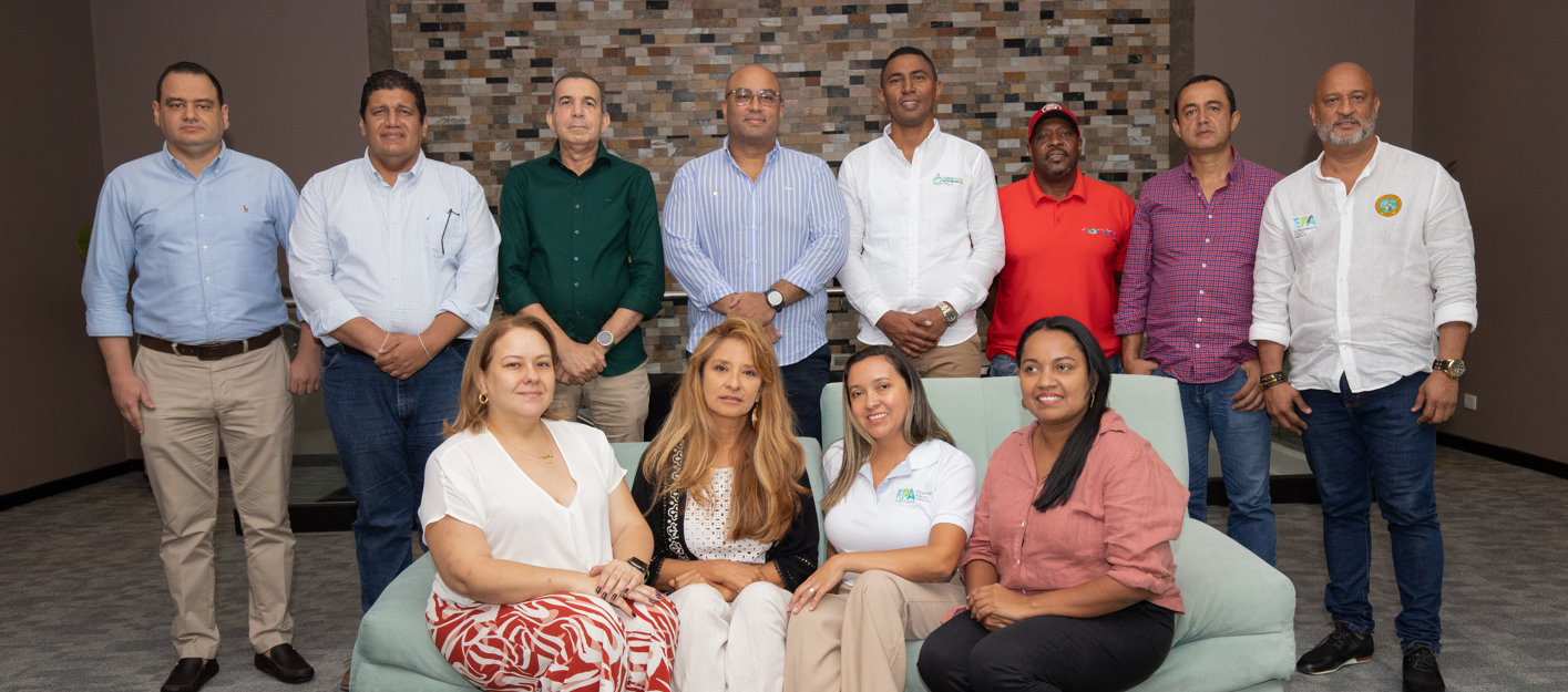 Directivos durante presentación del balance.