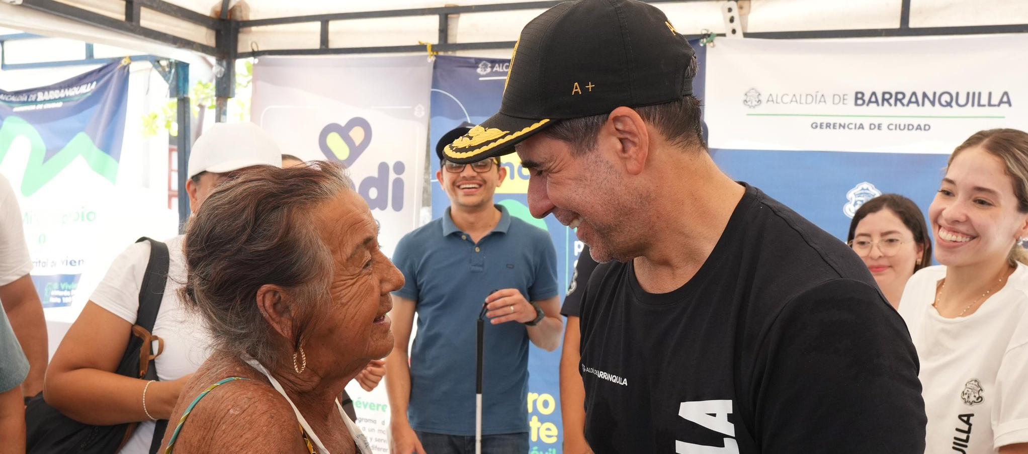 El Alcalde Alex Char en una de las ferias.