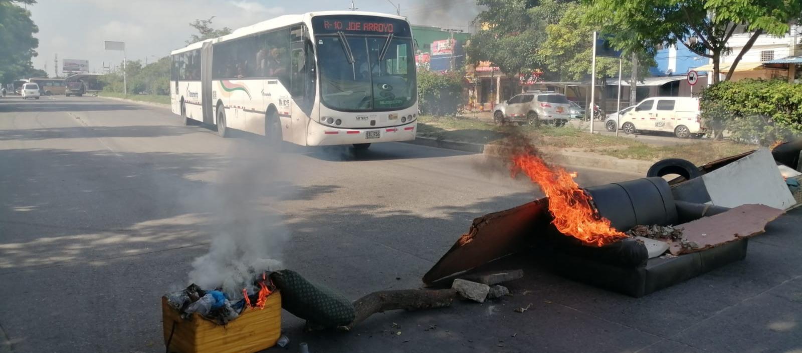 Los bloqueos de vías por falta de energía ha sido el denominador en Barranquilla y su área metropolitana.