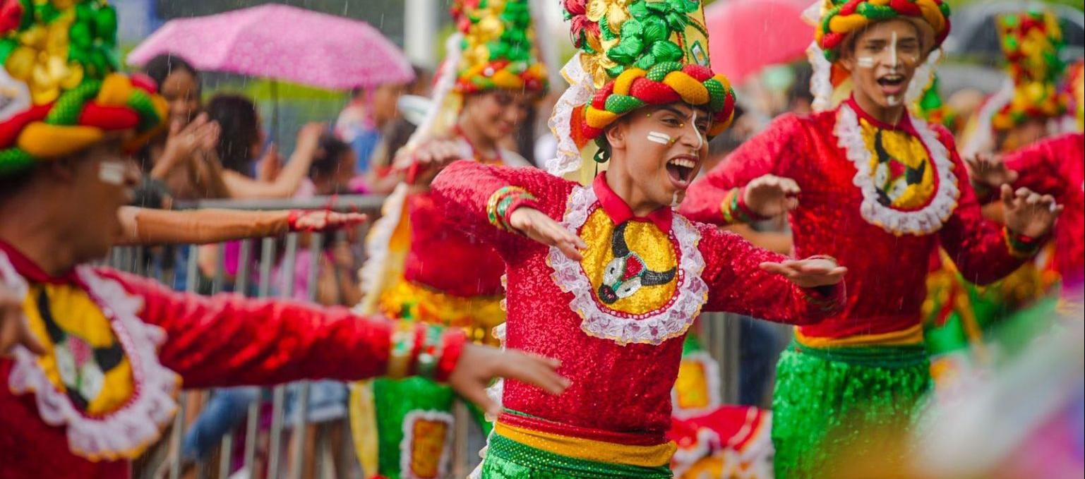 La comparsa Torito en Carnaval enamoró en el desfile.