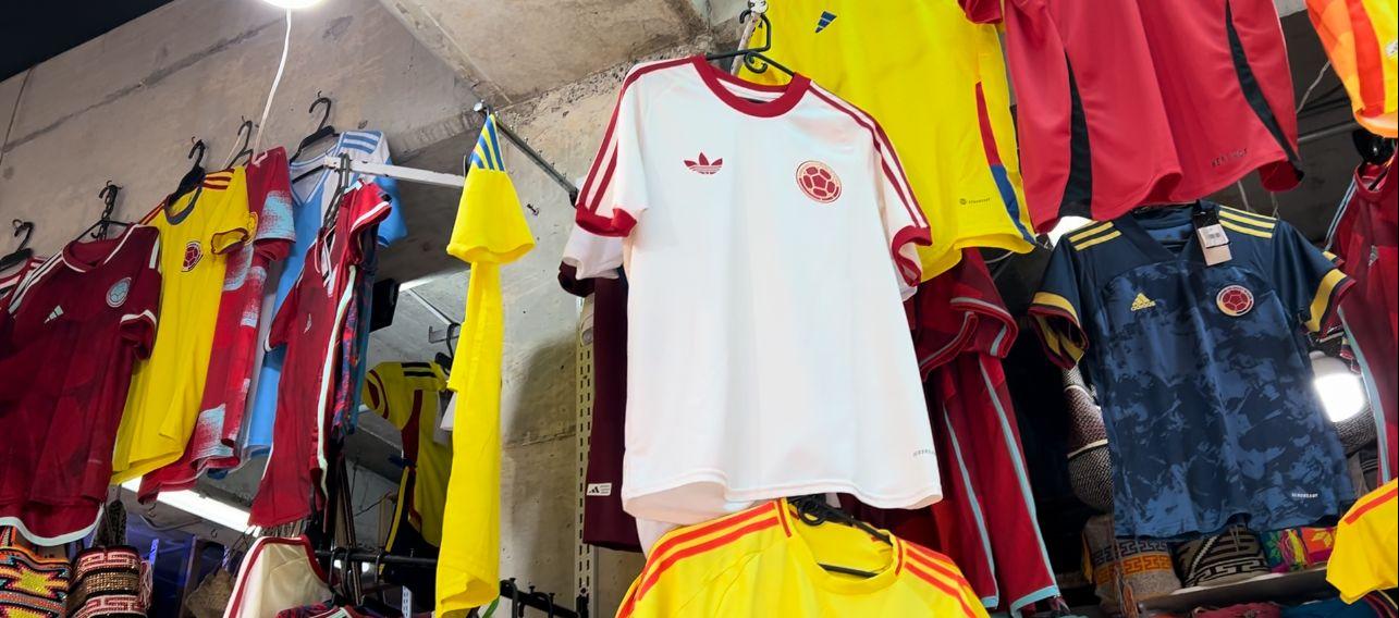 Las ventas de camisetas fueron un punto destacado para el comercio.