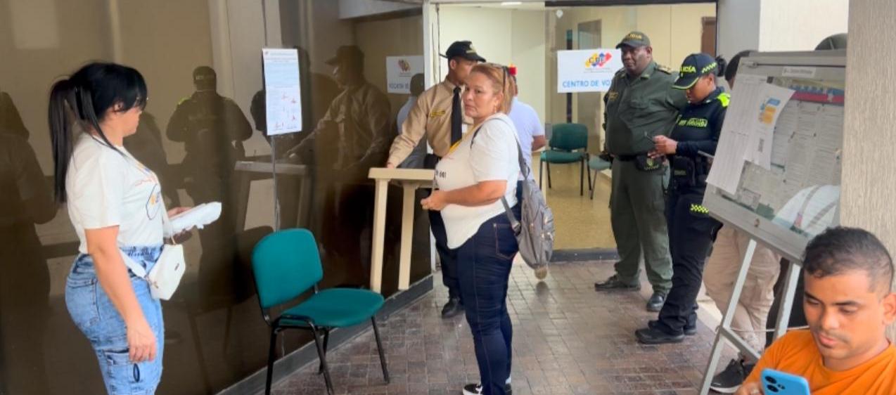 Cierre de votación en el Consulado.