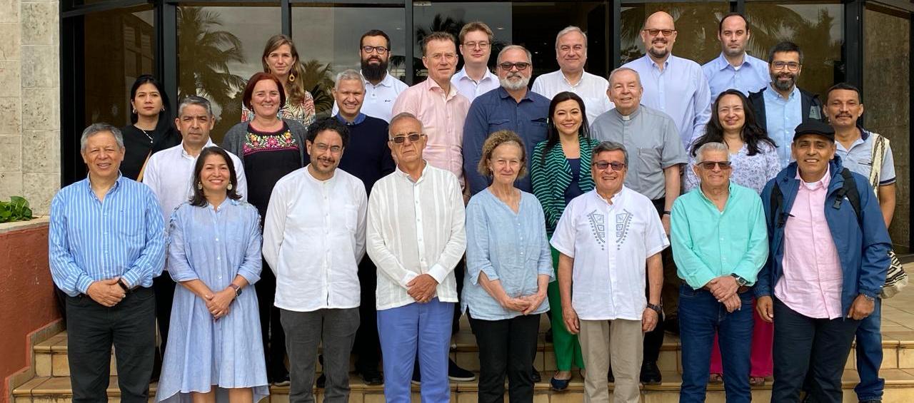 Delegaciones del Gobierno y del ELN.
