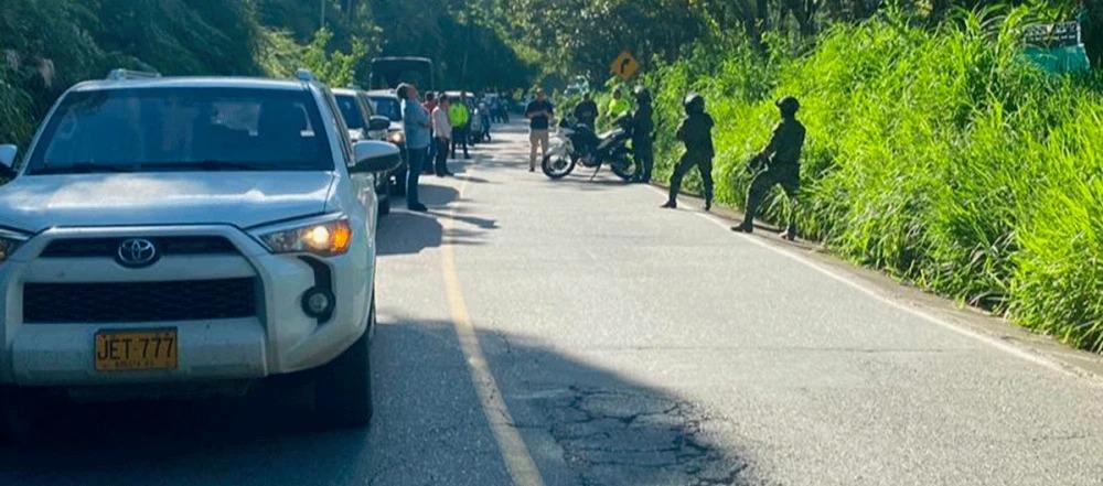 La caravana de la UNP con los disidentes.