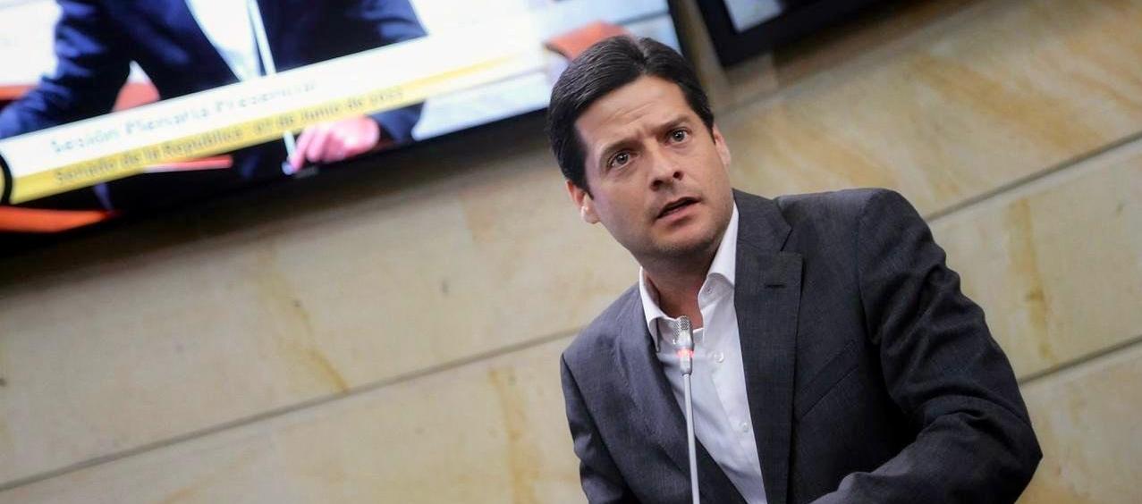 Senador Mauricio Gómez.