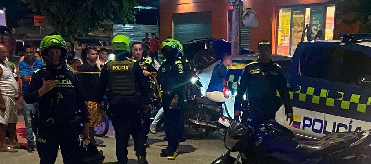 La Policía acordonó el lugar donde ocurrió el crimen. 