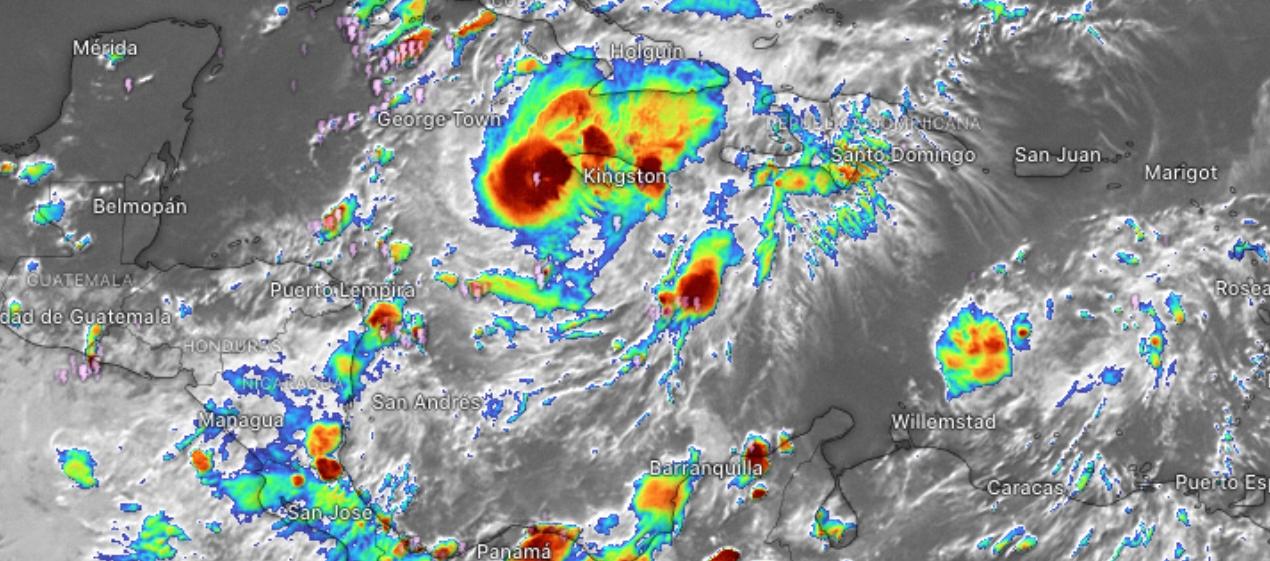 Imagen satelital del huracán Beryl. 