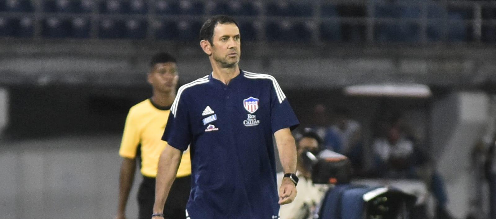 Arturo Reyes, técnico del Junior, durante el partido contra Boyacá Chicó. 