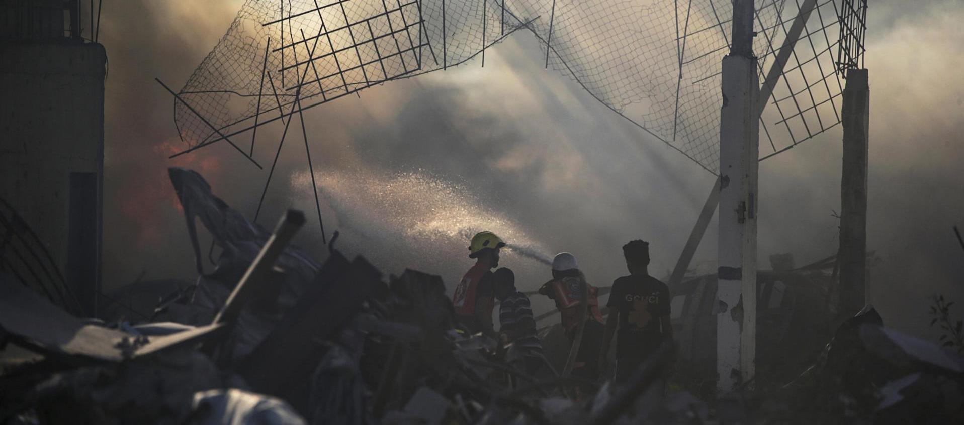 Escombros de un edificio destruido tras ataque aéreo israelí.