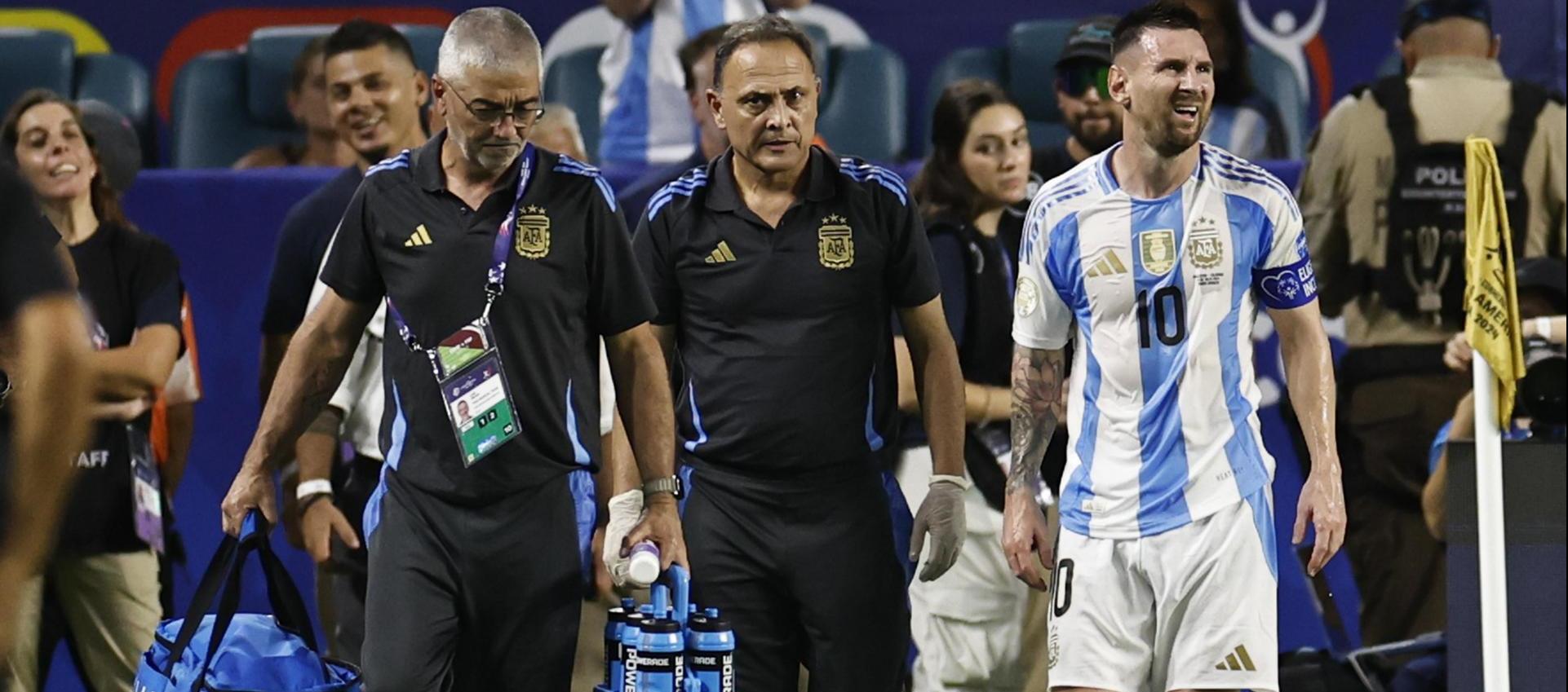 Messi lesionado en el partido ante Colombia.