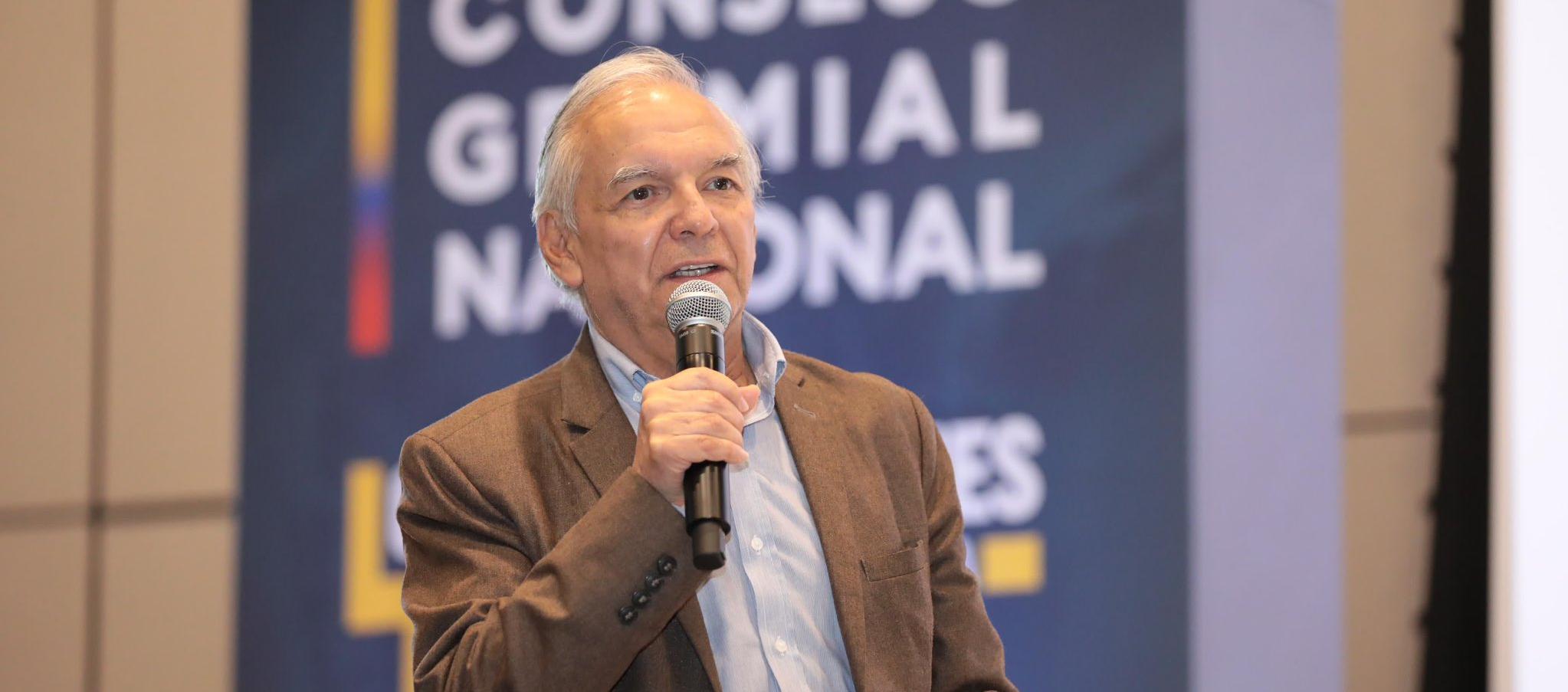 Ricardo Bonilla, ministro de Hacienda.