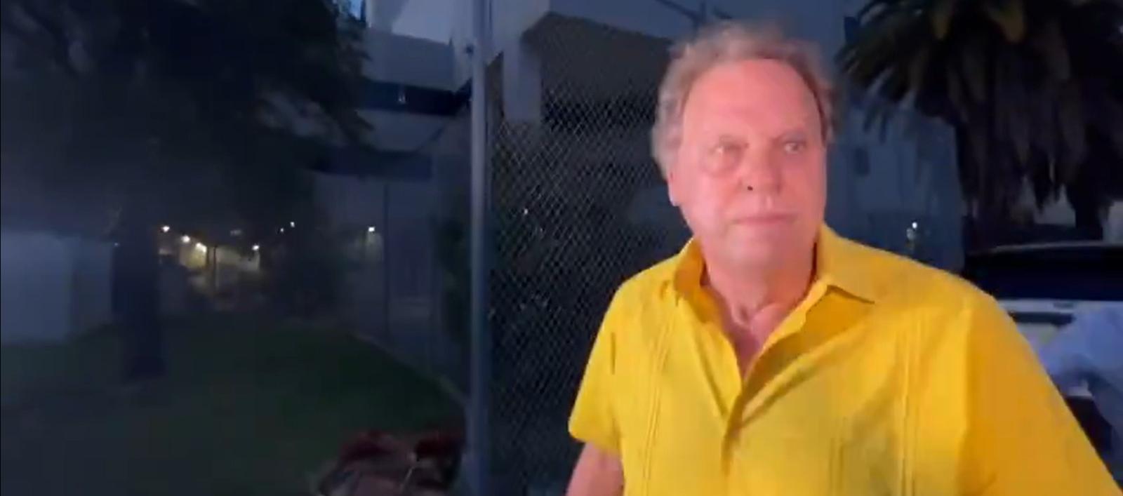 Ramón Jesurun luego de recuperar su libertad bajo fianza.