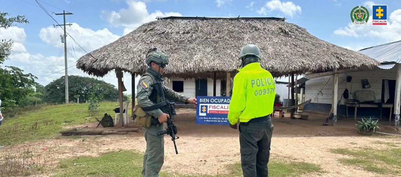 Autoridades en la operación.