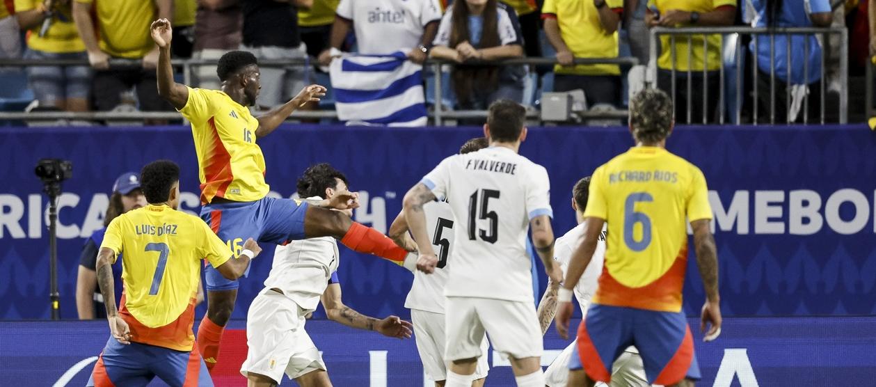El cabezazo de Jefferson Lerma que terminón en gol para Colombia. 